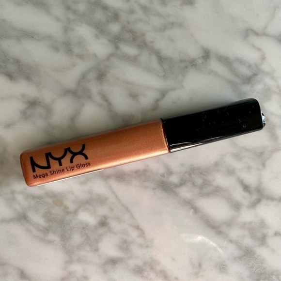 NYX New Mega Shine Lip Gloss in Chestnut LG117 - Picture 7 of 8